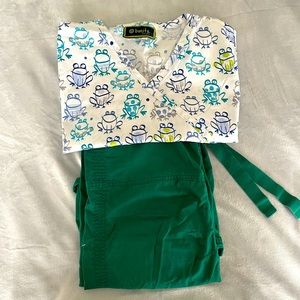 #scrubs #scrubset #greenscrubs #frogscrubs